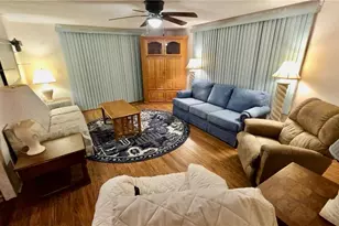 252 Pinewood Dr, Eustis, FL 32726 - Photo 9