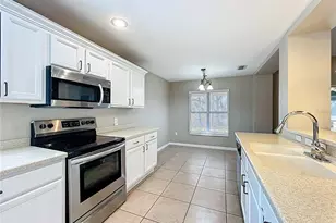 26815 White Plains Way, Leesburg, FL 34748 - Photo 13