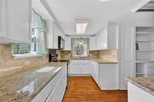 92 S Trowell Ave, Umatilla, FL 32784 - Photo 21