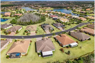 812 San Raphael Street, Poinciana, FL 34759 - Photo 37