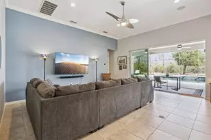 812 San Raphael St, Poinciana, FL 34759 - Photo 9