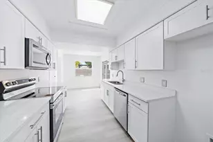 2210 Blackwood Dr, Venice, FL 34293 - Photo 15