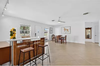 33225 Lakeshore Drive, Tavares, FL 32778 - Photo 9