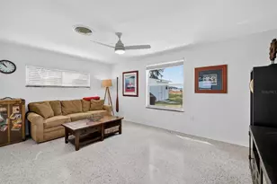 33225 Lakeshore Dr, Tavares, FL 32778 - Photo 29