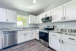 919 Cr 482C, Lake Panasoffkee, FL 33538 - Photo 13