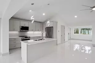 28055 Leuty Rd, Okahumpka, FL 34762 - Photo 9