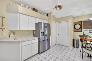 21618 Queen Elizabeth Ct, Leesburg, FL 34748 - Photo 17