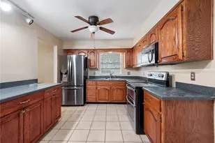 6131 Sparling Hills Cir, Orlando, FL 32808 - Photo 5