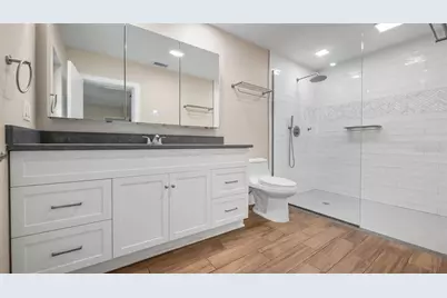 107 E Magnolia Avenue, Howey in the Hills, FL 34737 - Photo 21