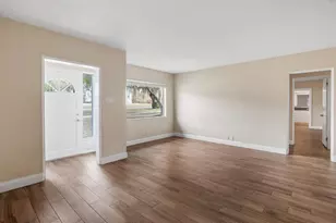 107 E Magnolia Ave, Howey in the Hills, FL 34737 - Photo 9