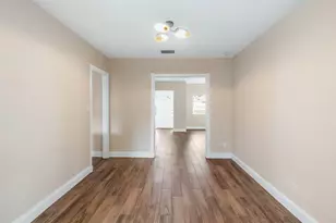 107 E Magnolia Ave, Howey in the Hills, FL 34737 - Photo 13