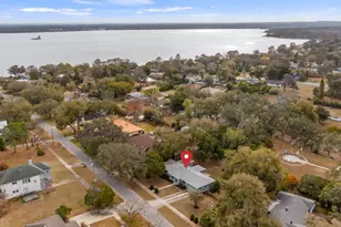 107 E Magnolia Ave, Howey in the Hills, FL 34737 - Photo 5