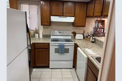 1051 S Highland Street #3D, Mount Dora, FL 32757 - Photo 5