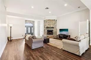 2115 Oak Leaf Cir, Mount Dora, FL 32757 - Photo 7