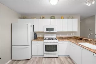 17360 SE 78th Draughton Ct, The Villages, FL 32162 - Photo 15