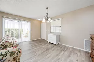 17360 SE 78th Draughton Ct, The Villages, FL 32162 - Photo 9