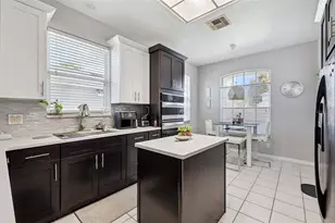 1718 Golfview Dr, Kissimmee, FL 34746 - Photo 9