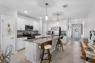 1805 Heart Lk Dr, Groveland, FL 34736 - Photo 5