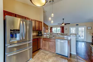 12733 Pine Island Dr, Leesburg, FL 34788 - Photo 13