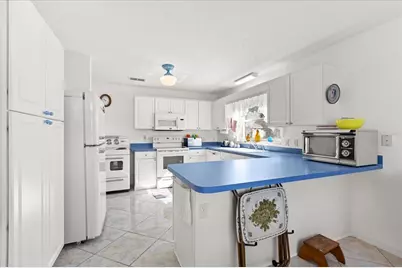 1301 Fontana Court, The Villages, FL 32159 - Photo 15