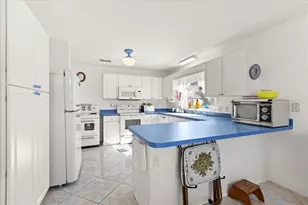 1301 Fontana Ct, The Villages, FL 32159 - Photo 15