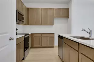 2932 Supermarine Rd, Tavares, FL 32778 - Photo 7