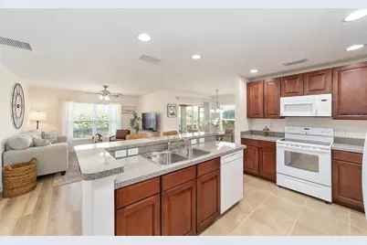 5076 Neptune Circle, Oxford, FL 34484 - Photo 13