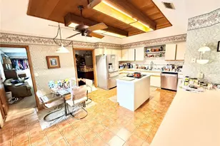 1813 Maine Ct, Tavares, FL 32778 - Photo 13