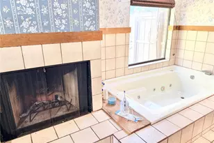 1813 Maine Ct, Tavares, FL 32778 - Photo 25