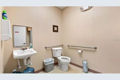 401 E North Boulevard, Leesburg, FL 34748 - Photo 21