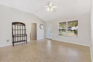 17109 SE 93rd Yondel Cir, The Villages, FL 32162 - Photo 9