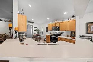 895 Vanderbilt Dr, Eustis, FL 32726 - Photo 11