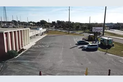 349 Plaza Drive, Eustis, FL 32726 - Photo 5