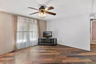 304 Ivanhoe Cir, Lady Lake, FL 32159 - Photo 13