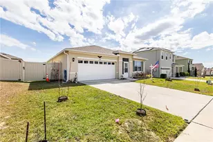 1768 Henin Cir, Tavares, FL 32778 - Photo 3