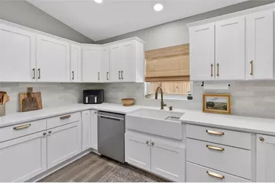 115 N Saint Clair Street, Wildwood, FL 34785 - Photo 17