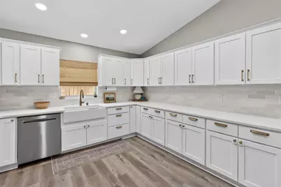 115 N Saint Clair Street, Wildwood, FL 34785 - Photo 15