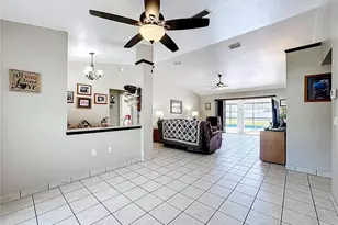 35234 Queens Way, Fruitland Park, FL 34731 - Photo 11