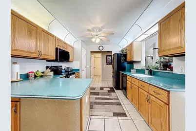 35234 Queens Way, Fruitland Park, FL 34731 - Photo 21