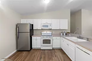 2672 Sandhill Ct, The Villages, FL 32162 - Photo 9