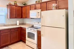 2000 Goldenrod Ct, The Villages, FL 32162 - Photo 5