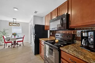 2322 Bexley Dr, Tavares, FL 32778 - Photo 13