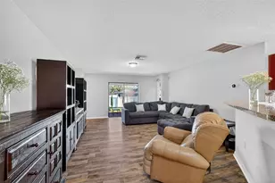 2322 Bexley Dr, Tavares, FL 32778 - Photo 9