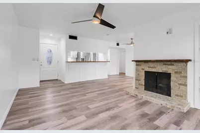 1051 S Highland Street #4B, Mount Dora, FL 32757 - Photo 5