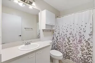 2815 Barboza Dr, The Villages, FL 32162 - Photo 19