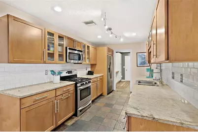 405 W Mirror Lake Drive, Fruitland Park, FL 34731 - Photo 11