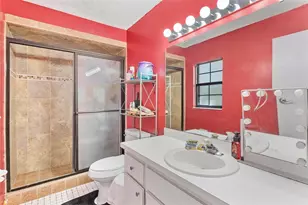 405 W Mirror Lake Dr, Fruitland Park, FL 34731 - Photo 23