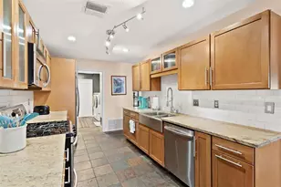 405 W Mirror Lake Dr, Fruitland Park, FL 34731 - Photo 13