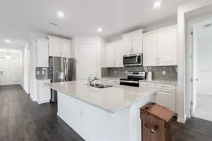 17615 Blazing Star Cir, Clermont, FL 34714 - Photo 3