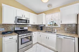 1611 Alhambra Way, The Villages, FL 32162 - Photo 7